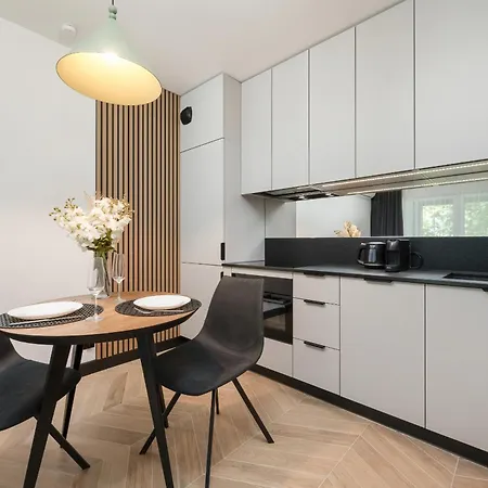 Nowoczesny Apartament Z Klimatyzacja I Parkingiem By Renters Prestige Apartment